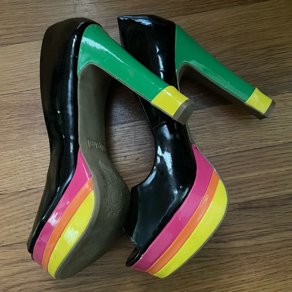 UNLISTED Carry With You 👠 Women’s Platforms - Picture 3 of 6